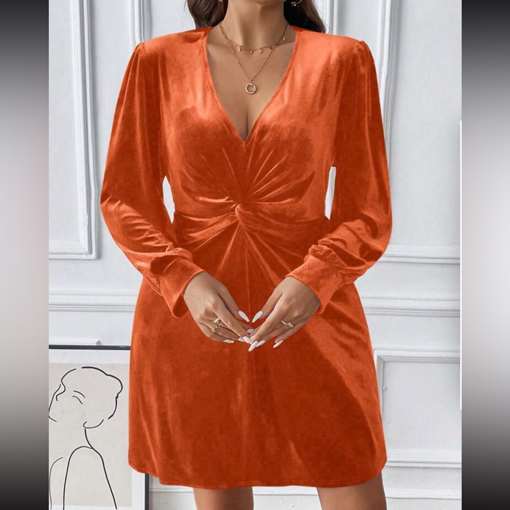Luxe plus size twist front velvet dress - Picture 14 of 15